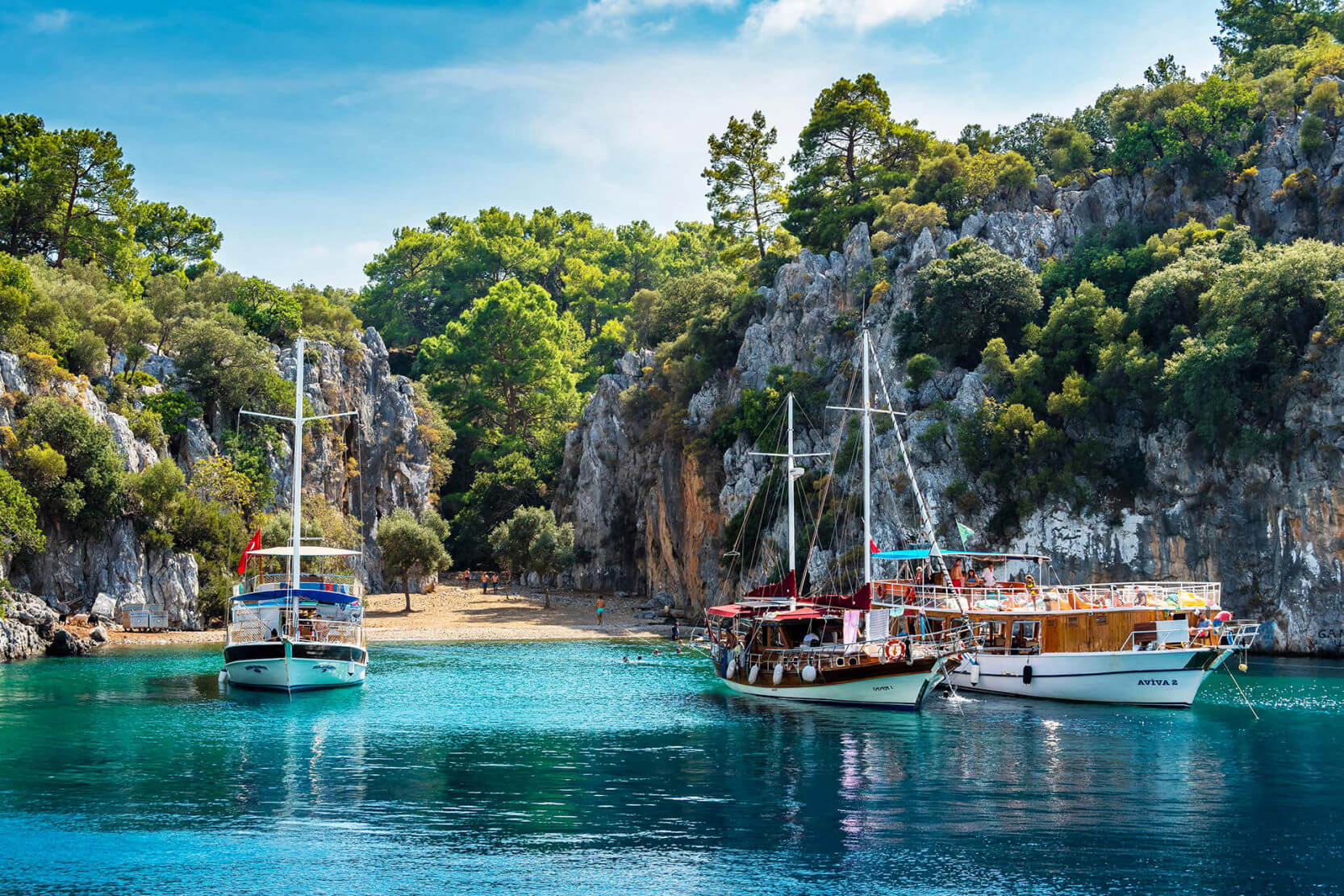 Göcek koylarında tekneler